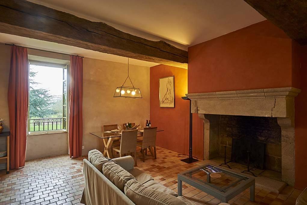 Gite La Terrasse - Manoir Le Plessix Madeuc Corseul Dış mekan fotoğraf